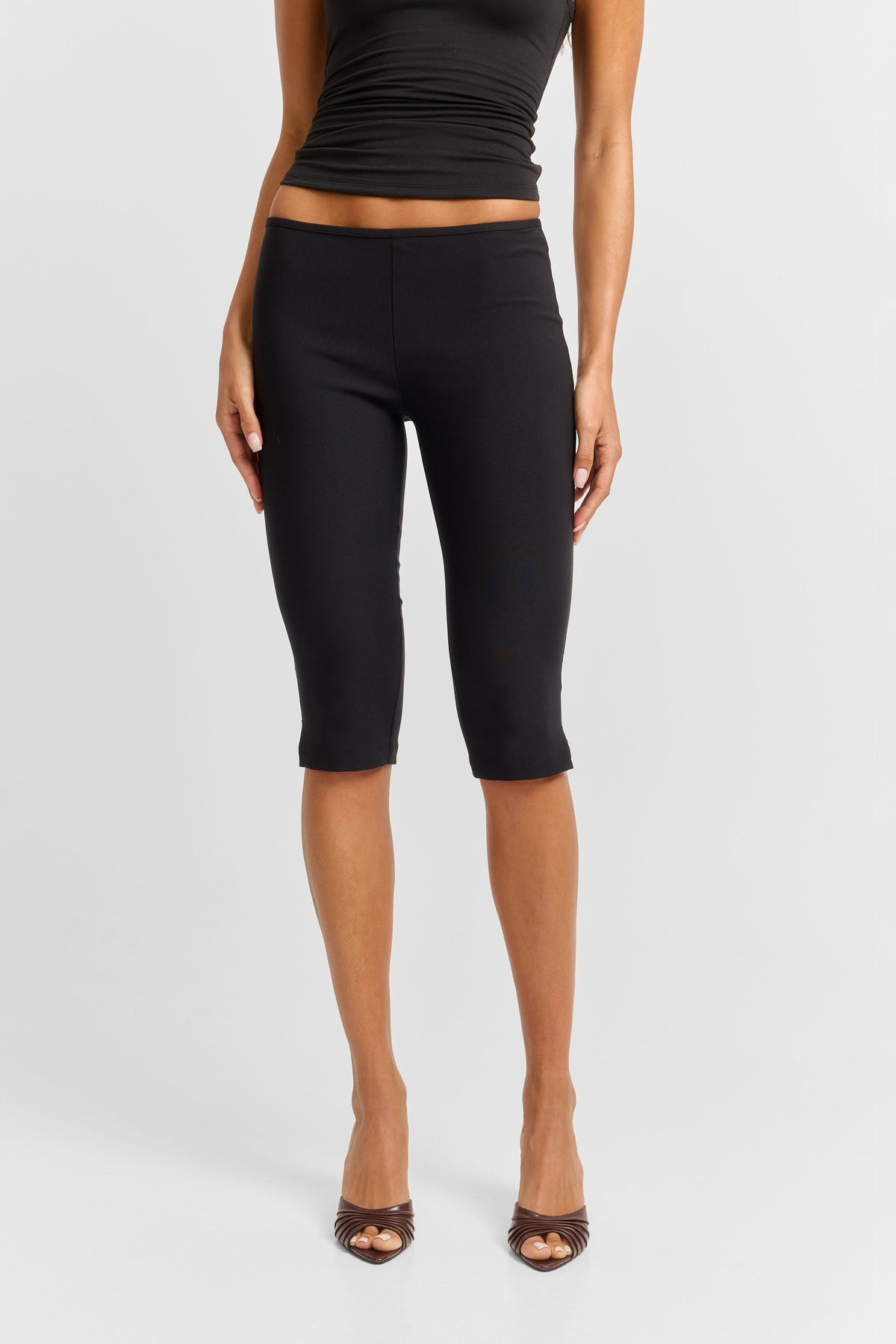 Jolene Capri Black
